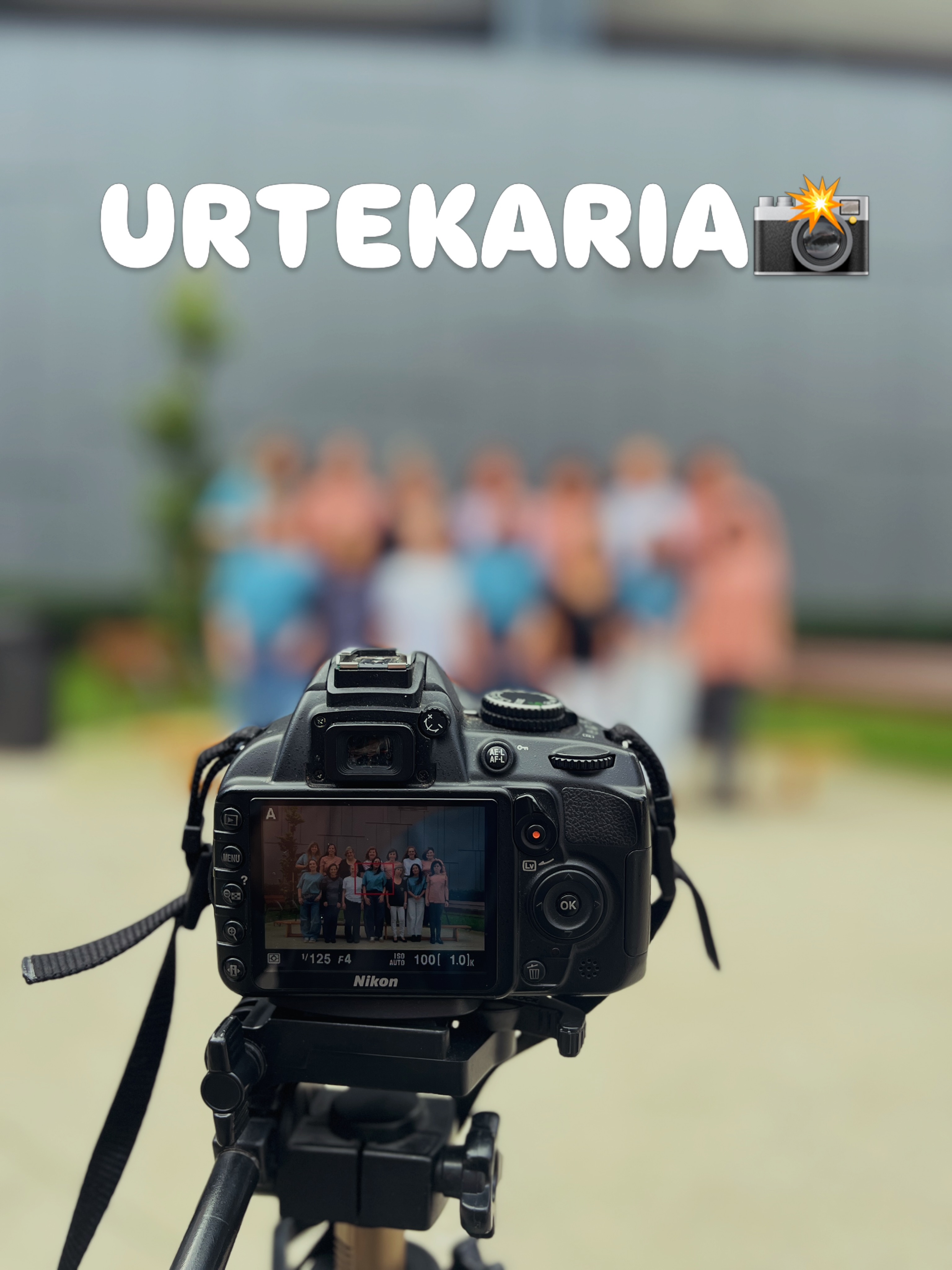 📸 Argazkiak martxan! Urtekarirako argazkien bila gabiltza. 🚀