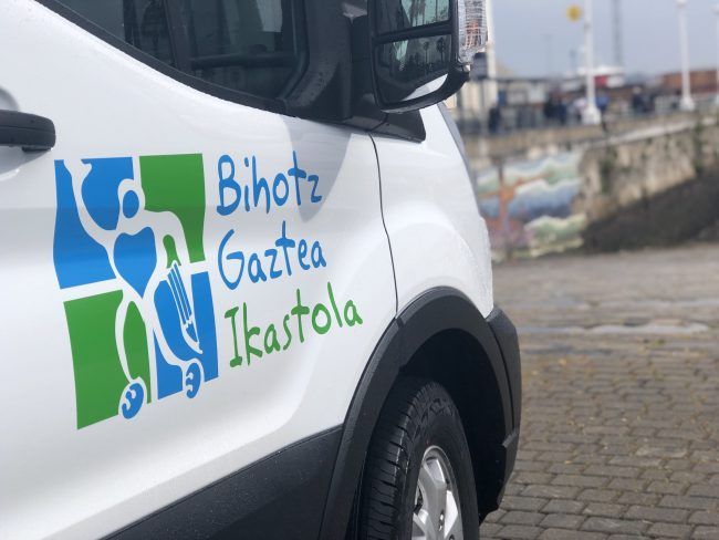 Furgoneta Bihotz Gaztea Ikastola
