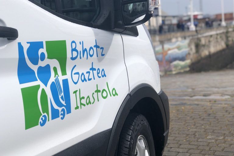 Furgoneta Bihotz Gaztea Ikastola